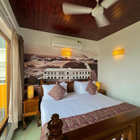 La Plage Seaview Suites Pondicherry Exteriör bild