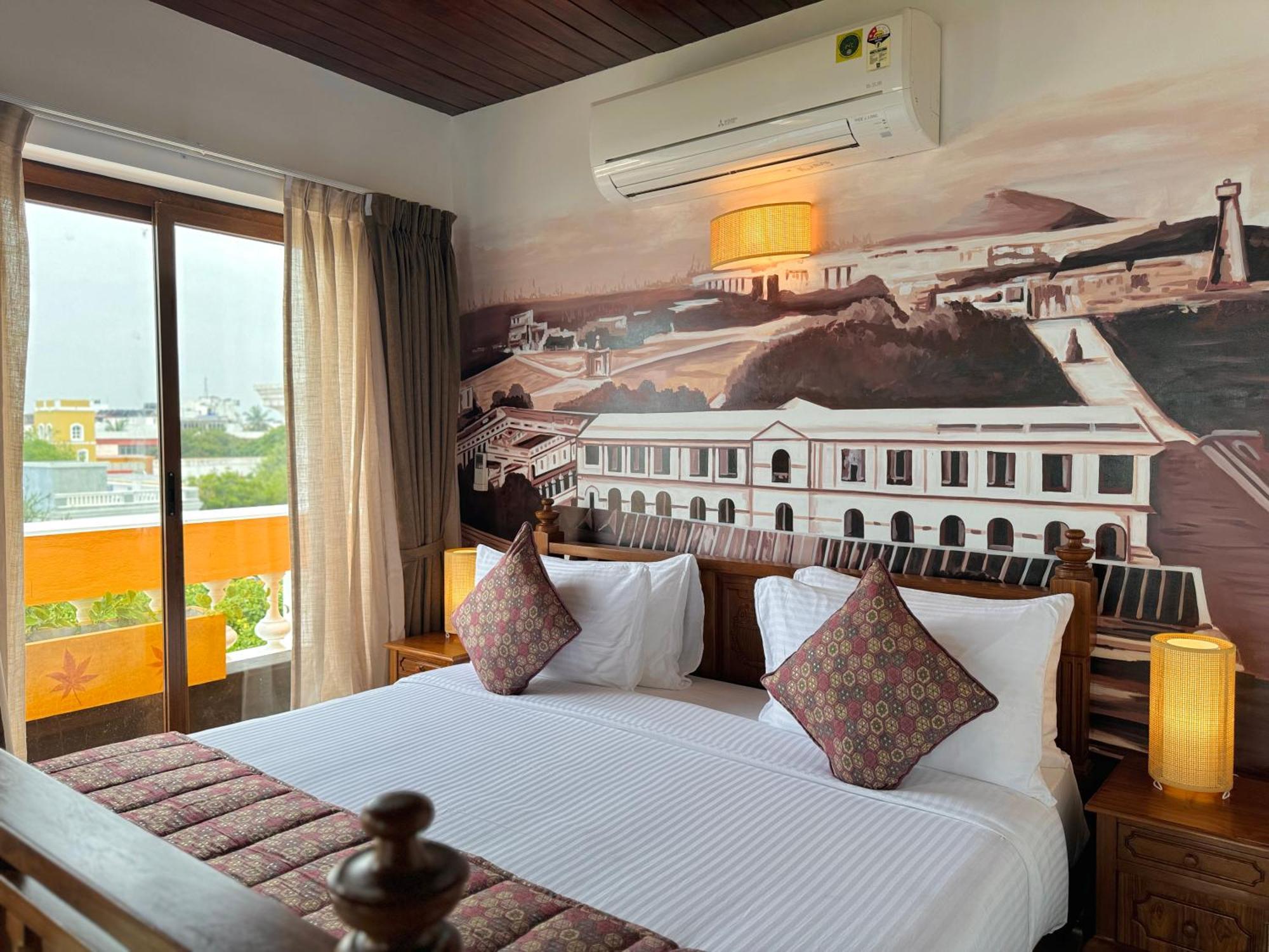 La Plage Seaview Suites Pondicherry Exteriör bild