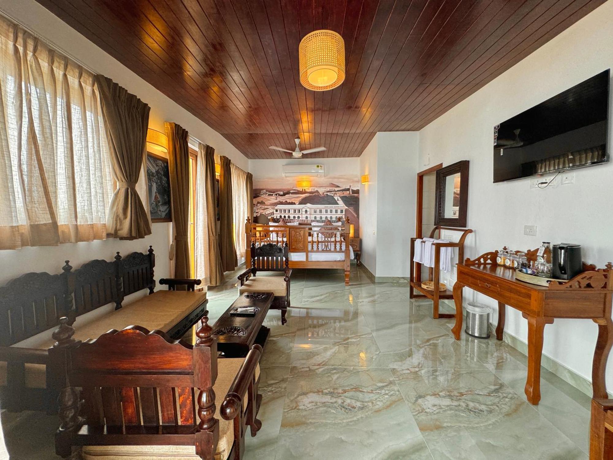 La Plage Seaview Suites Pondicherry Exteriör bild