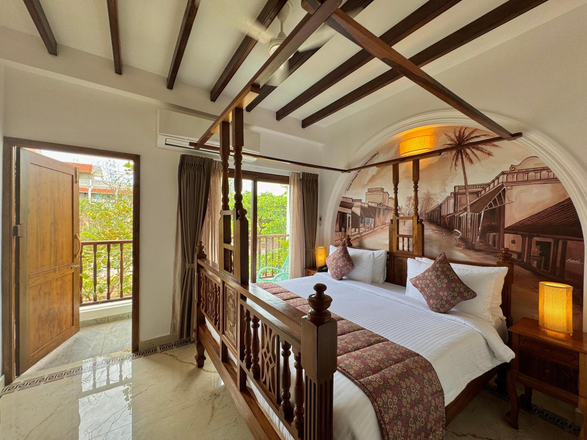 La Plage Seaview Suites Pondicherry Exteriör bild