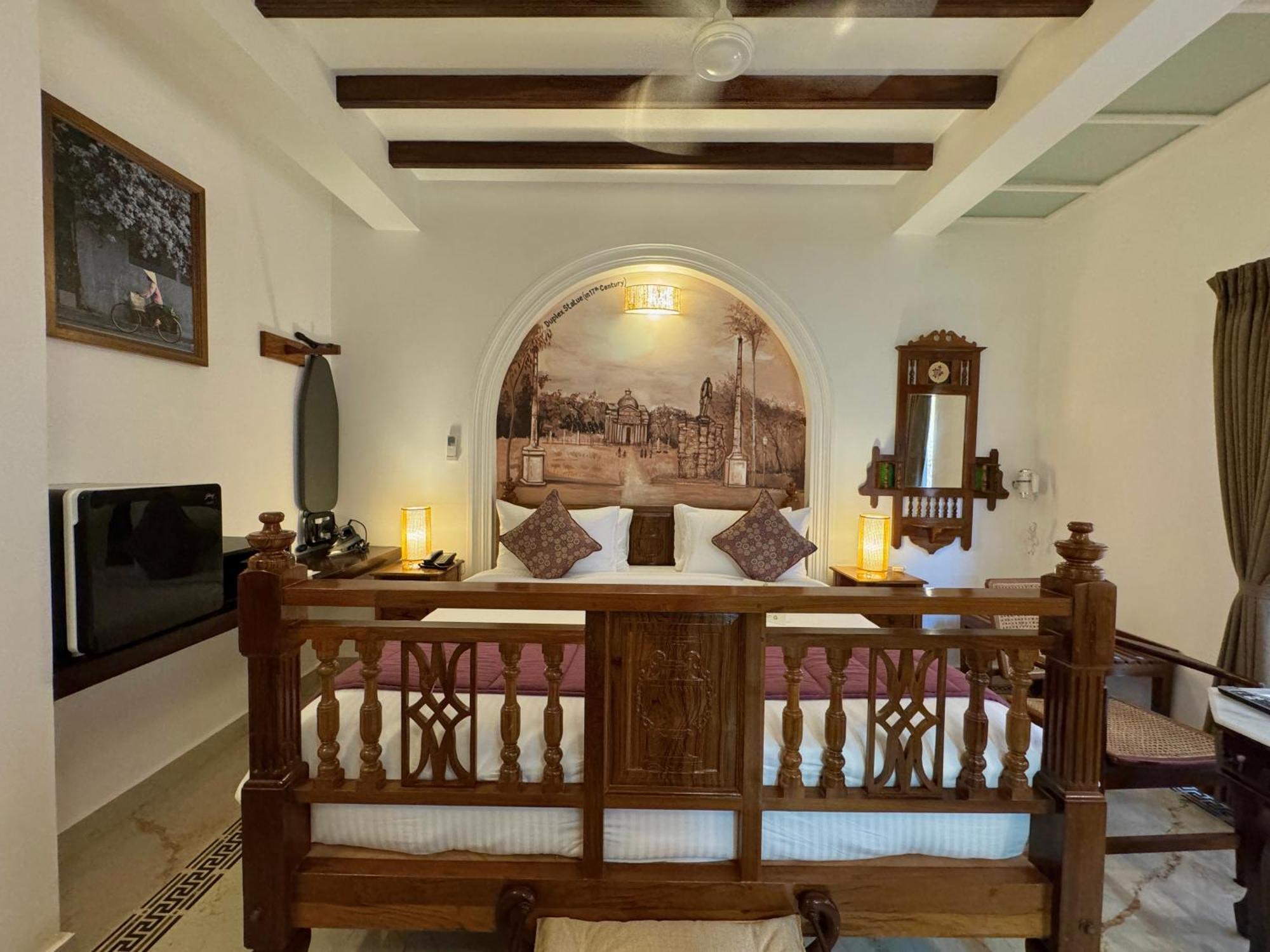 La Plage Seaview Suites Pondicherry Exteriör bild