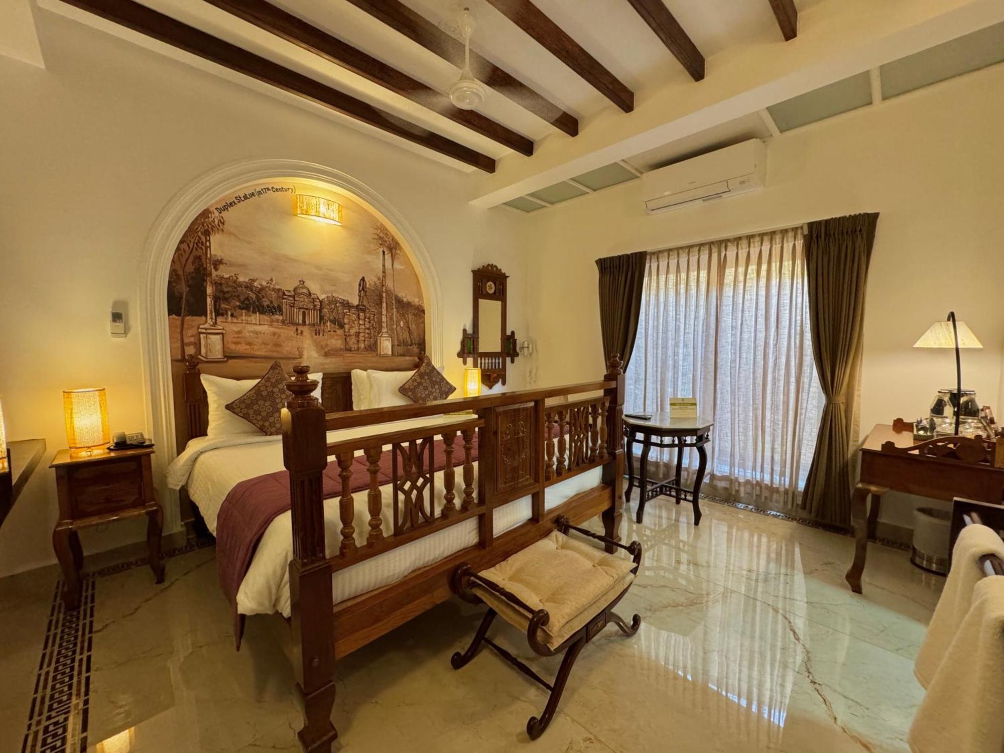 La Plage Seaview Suites Pondicherry Exteriör bild