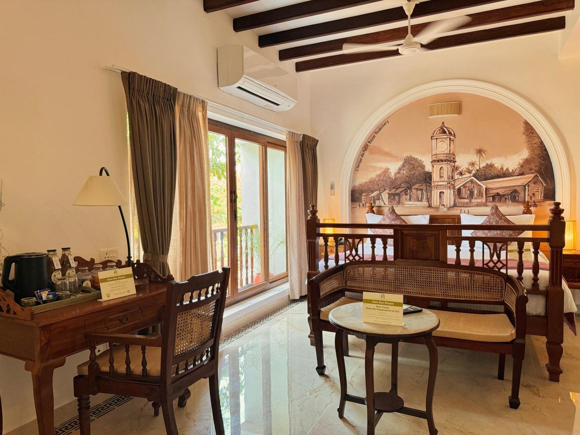 La Plage Seaview Suites Pondicherry Exteriör bild