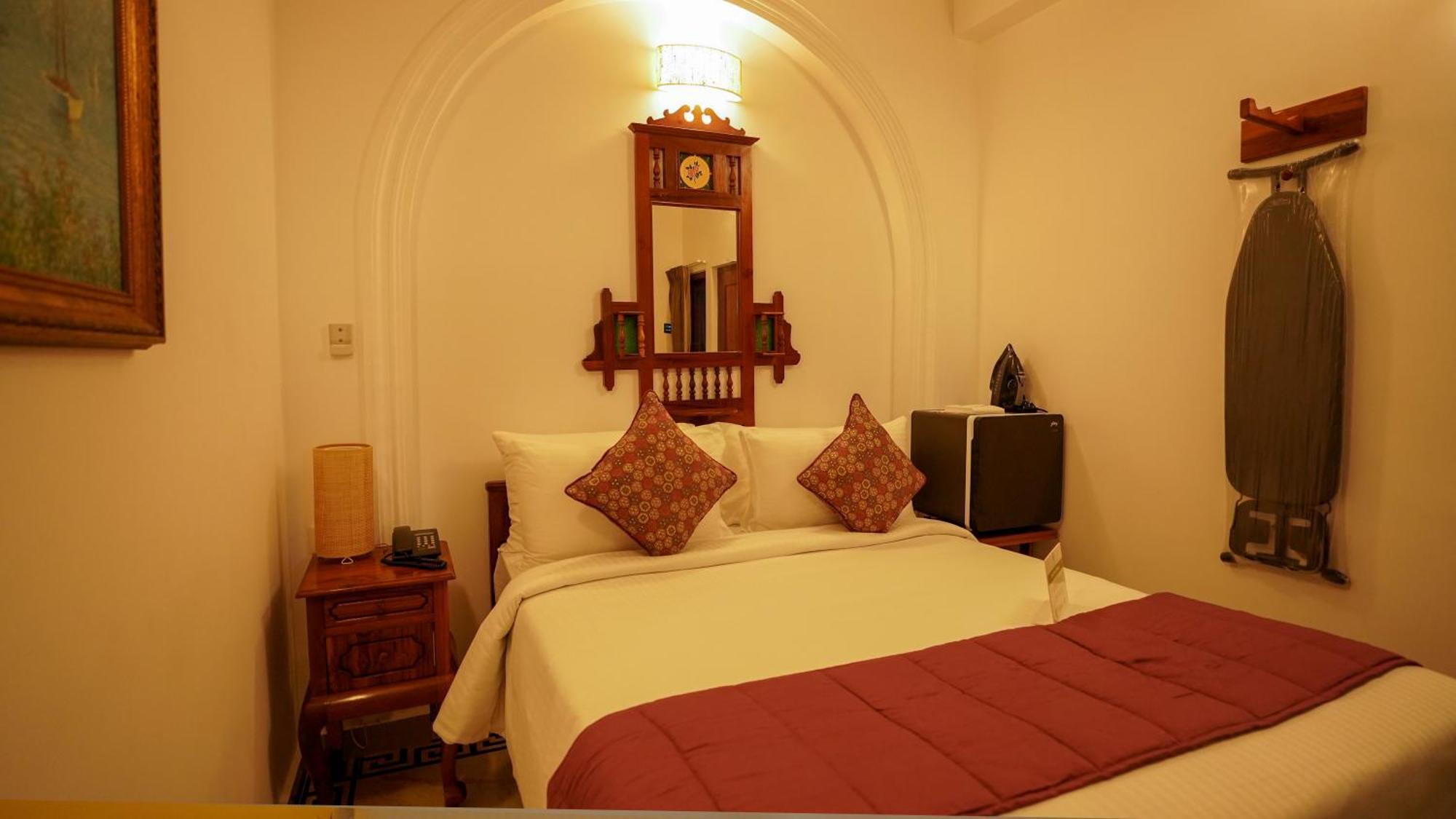 La Plage Seaview Suites Pondicherry Exteriör bild