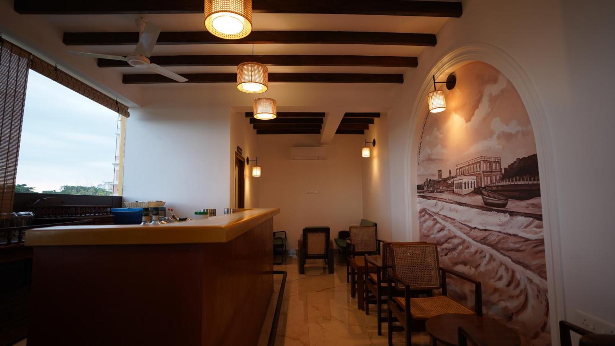La Plage Seaview Suites Pondicherry Exteriör bild