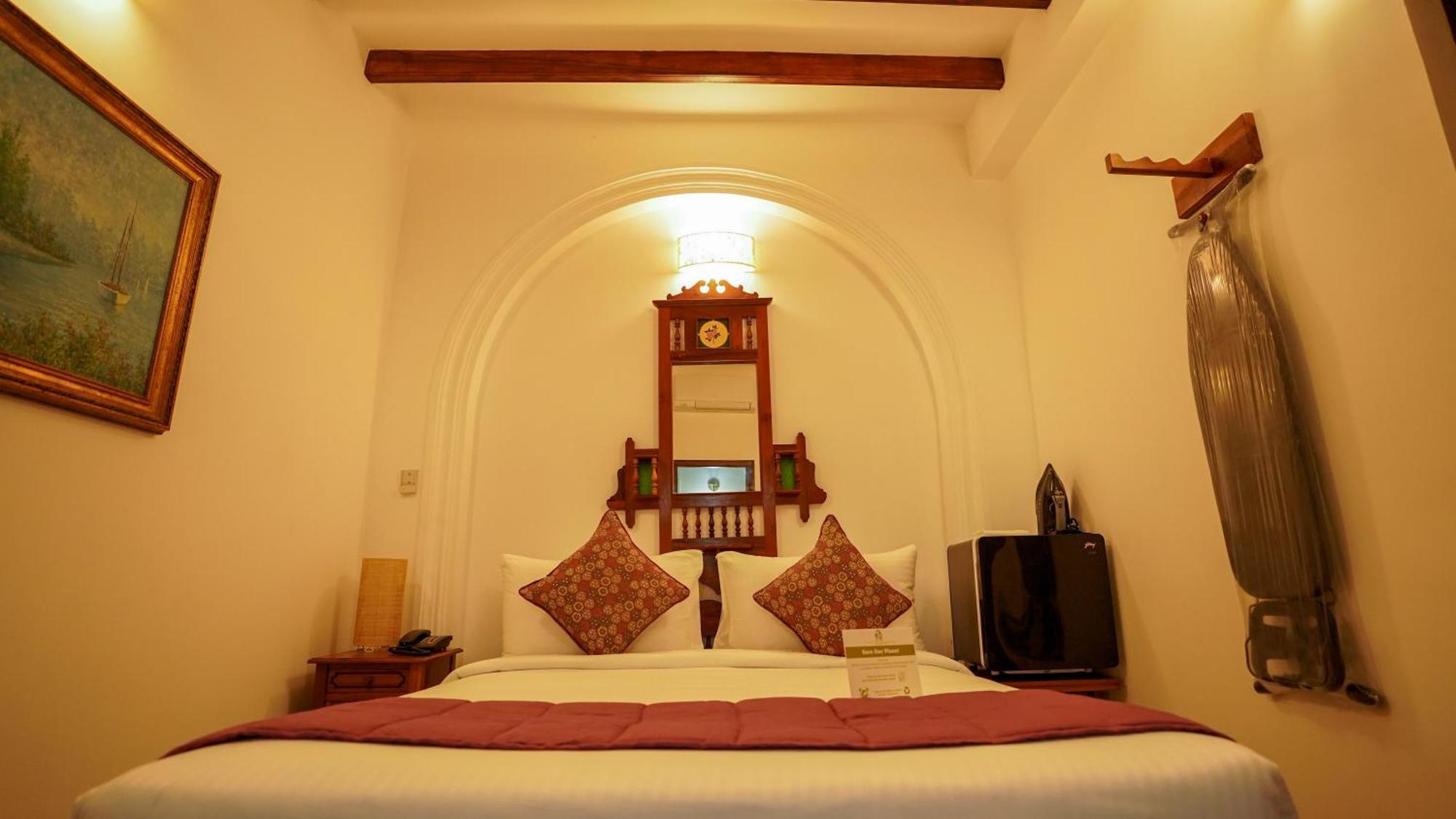 La Plage Seaview Suites Pondicherry Exteriör bild