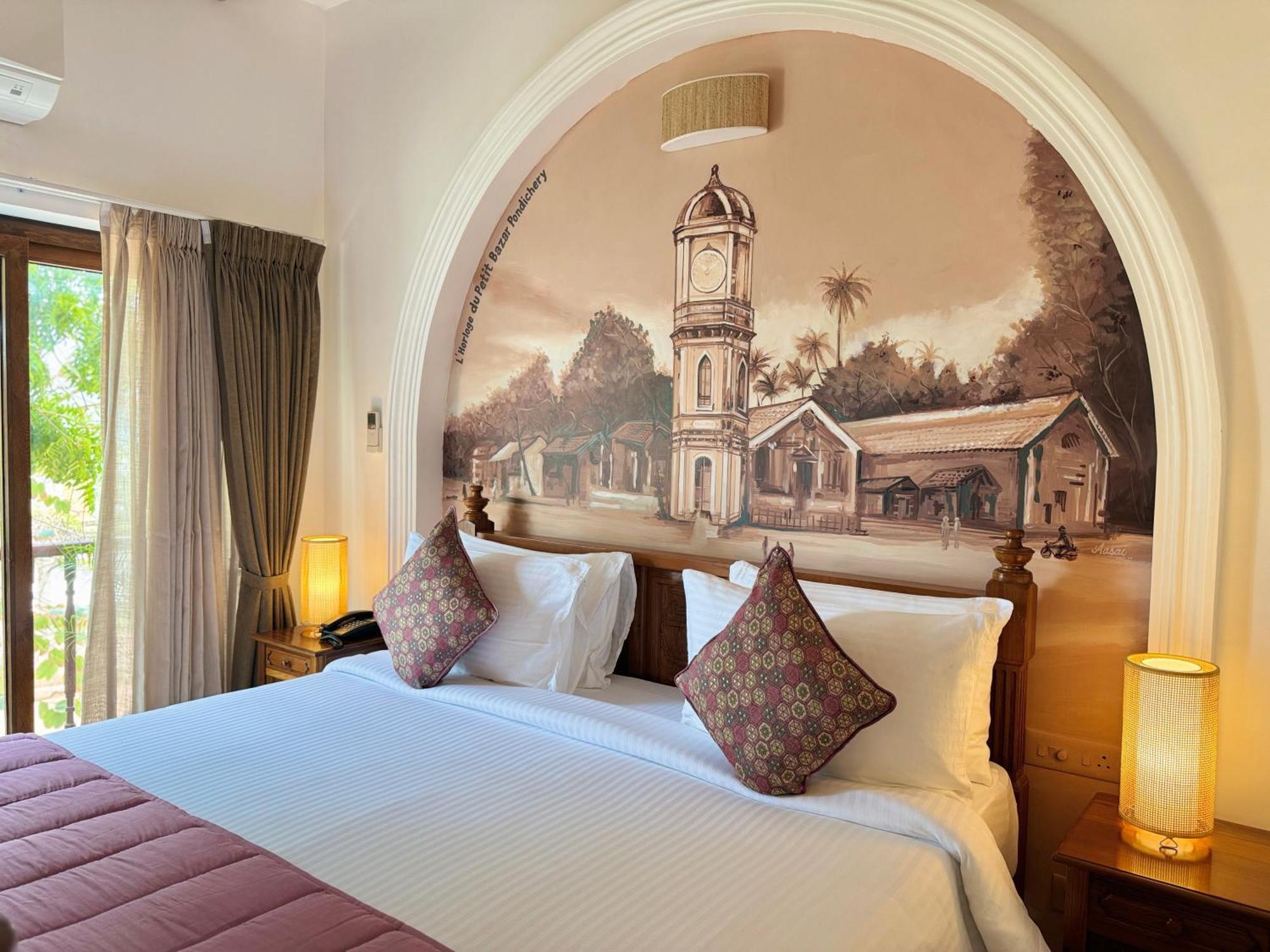 La Plage Seaview Suites Pondicherry Exteriör bild