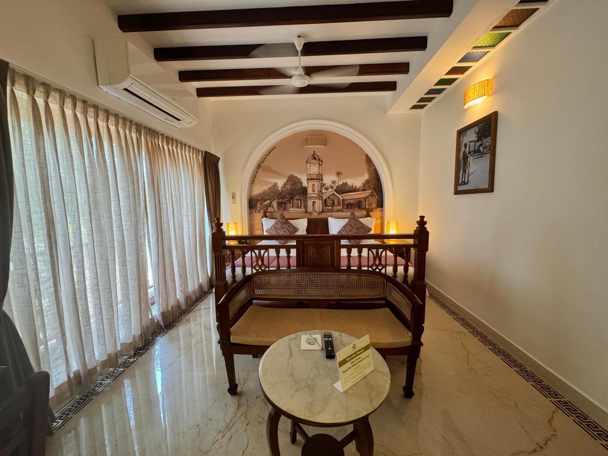 La Plage Seaview Suites Pondicherry Exteriör bild